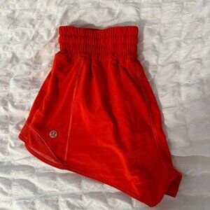 Lululemon Hotty Hot 2.5" High Rise Shorts